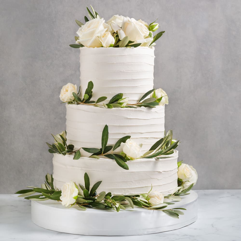 Торт Торт свадебный, украшенный живыми цветами